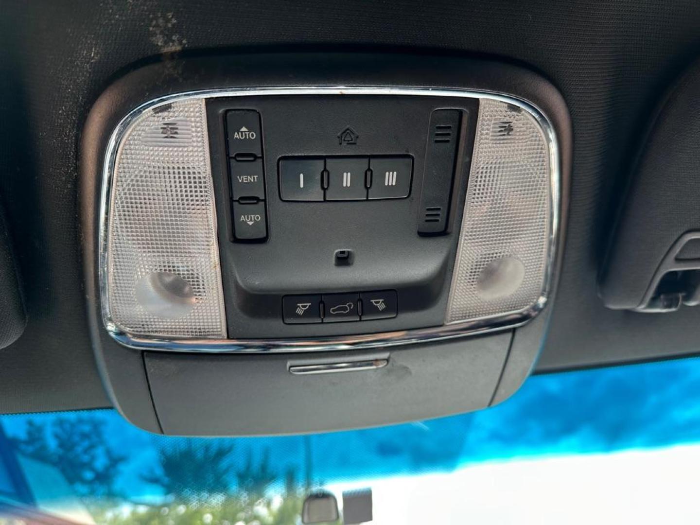 2014 WHITE JEEP GRAND CHEROKEE LIMITED (1C4RJFBG3EC) with an 3.6L engine, Automatic transmission, located at 1708 Broadway, Rockford, IL, 61104, (815) 397-5010, 42.252522, -89.069359 - Photo#14