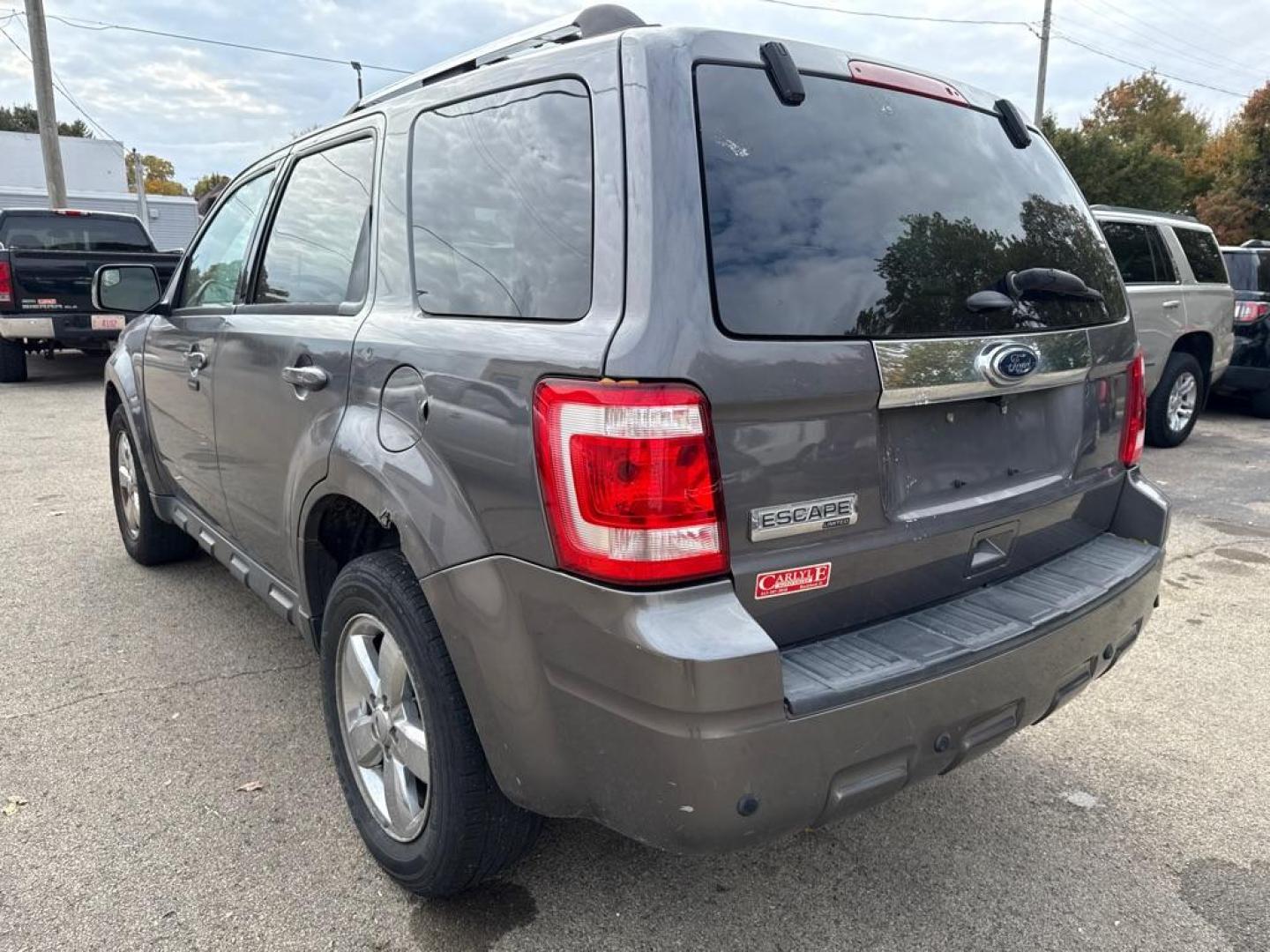 2011 GRAY FORD ESCAPE LIMITED (1FMCU0E72BK) with an 2.5L engine, Automatic transmission, located at 1708 Broadway, Rockford, IL, 61104, (815) 397-5010, 42.252522, -89.069359 - Photo#3