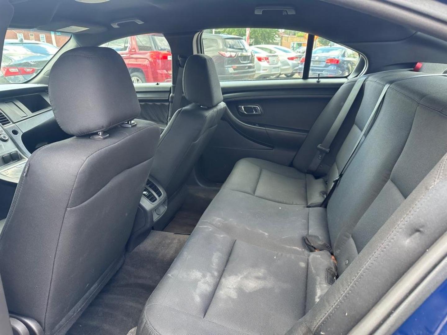 2015 BLUE FORD TAURUS POLICE INTERCEPTOR (1FAHP2L80FG) with an 3.5L engine, Automatic transmission, located at 1708 Broadway, Rockford, IL, 61104, (815) 397-5010, 42.252522, -89.069359 - Photo#7