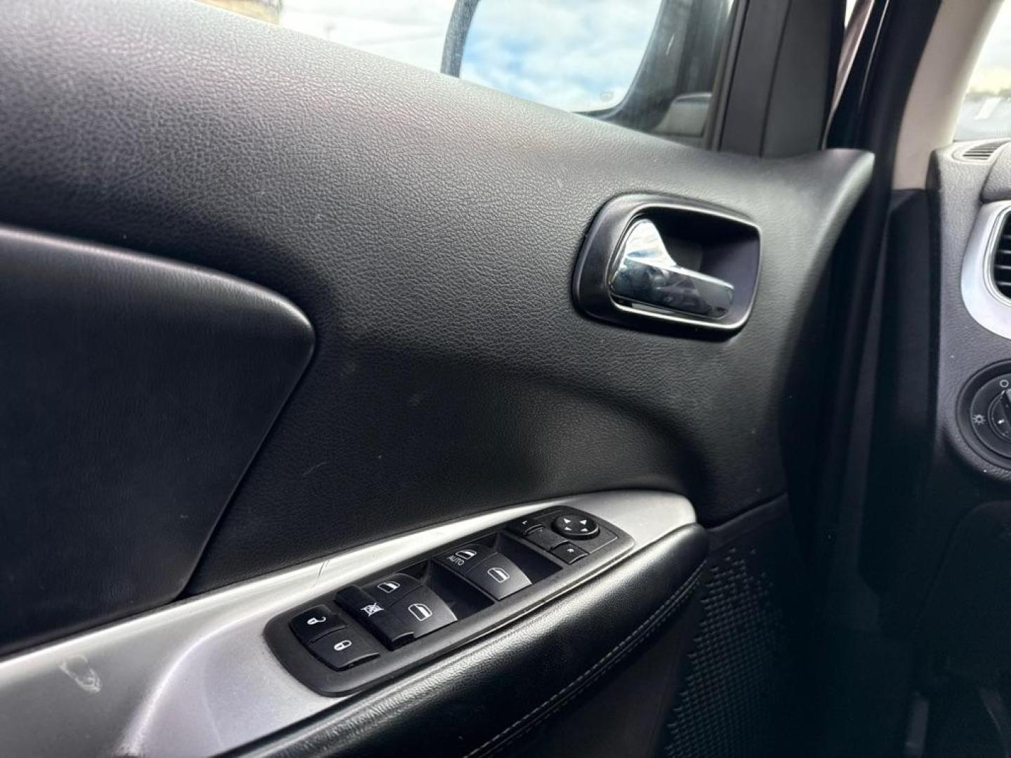 2014 BLUE DODGE JOURNEY SE (3C4PDCAB0ET) with an 2.4L engine, Automatic transmission, located at 1708 Broadway, Rockford, IL, 61104, (815) 397-5010, 42.252522, -89.069359 - Photo#6