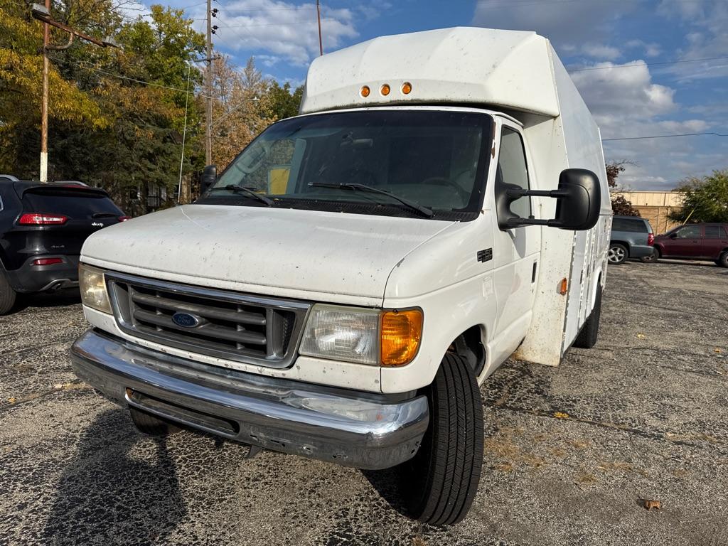 photo of 2005 FORD ECONOLINE E450 SUPER DUTY CUTAWAY VAN