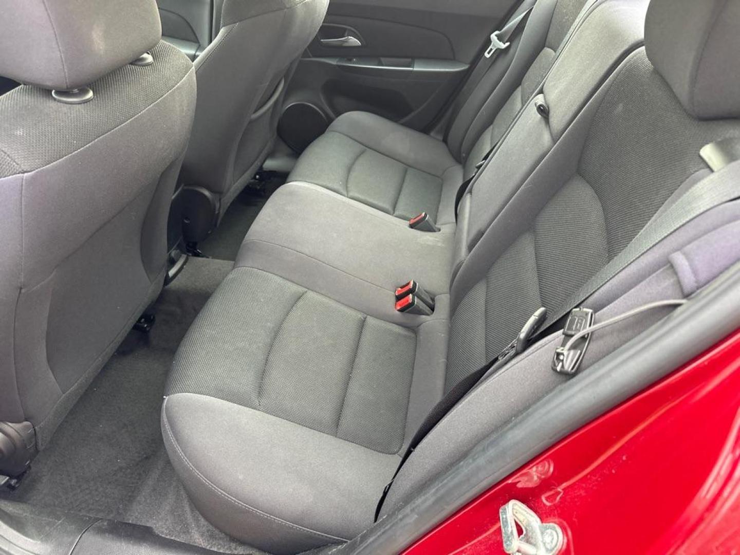 2014 RED CHEVROLET CRUZE LT (1G1PC5SB4E7) with an 1.4L engine, Automatic transmission, located at 1708 Broadway, Rockford, IL, 61104, (815) 397-5010, 42.252522, -89.069359 - Photo#5