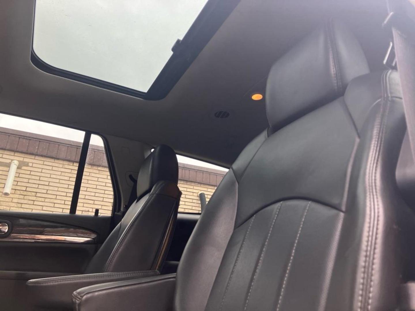 2017 GRAY BUICK ENCLAVE (5GAKRBKD0HJ) with an 3.6L engine, Automatic transmission, located at 1708 Broadway, Rockford, IL, 61104, (815) 397-5010, 42.252522, -89.069359 - Photo#5