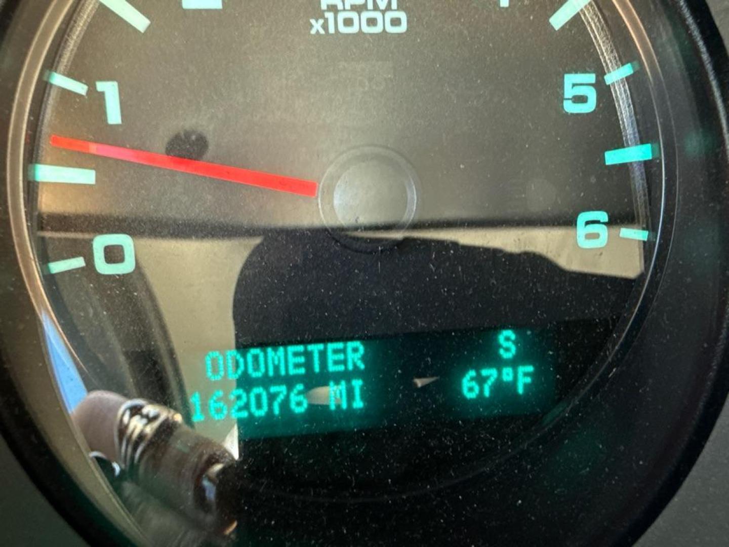 2012 BLACK CHEVROLET SILVERADO 1500 LT (1GCRKSE72CZ) with an 5.3L engine, Automatic transmission, located at 1708 Broadway, Rockford, IL, 61104, (815) 397-5010, 42.252522, -89.069359 - Photo#7