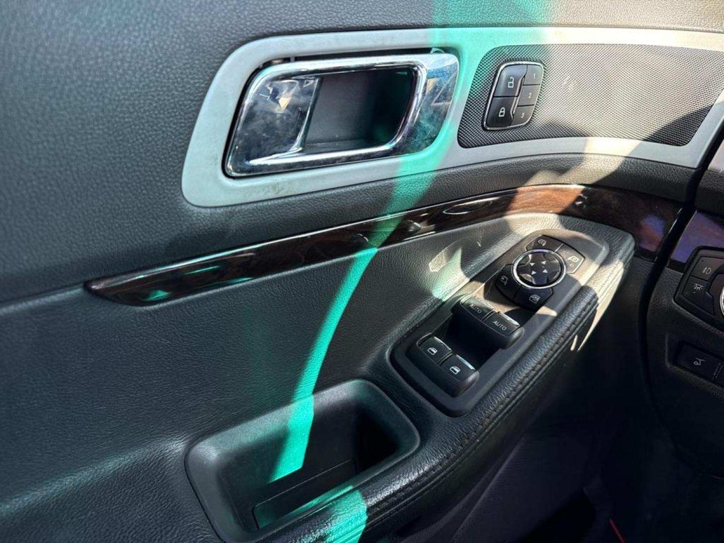 2012 BLACK FORD EXPLORER LIMITED (1FMHK8F83CG) with an 3.5L engine, Automatic transmission, located at 1708 Broadway, Rockford, IL, 61104, (815) 397-5010, 42.252522, -89.069359 - Photo#7