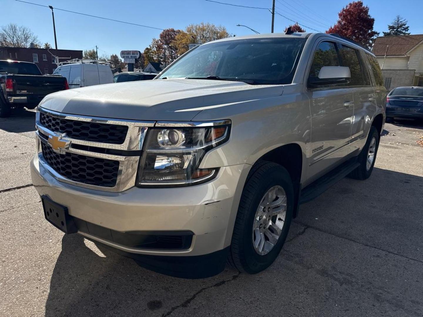 2015 GOLD CHEVROLET TAHOE 1500 LS (1GNSKAEC4FR) with an 5.3L engine, Automatic transmission, located at 1708 Broadway, Rockford, IL, 61104, (815) 397-5010, 42.252522, -89.069359 - Photo#0