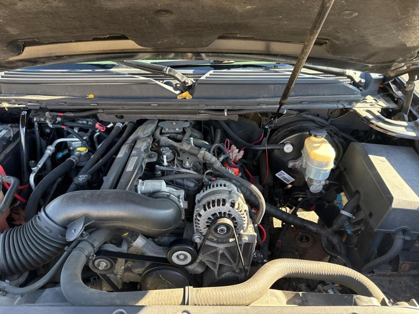 2007 BLACK CHEVROLET SUBURBAN 1500 (1GNFC16J47J) with an 5.3L engine, Automatic transmission, located at 1708 Broadway, Rockford, IL, 61104, (815) 397-5010, 42.252522, -89.069359 - Photo#10