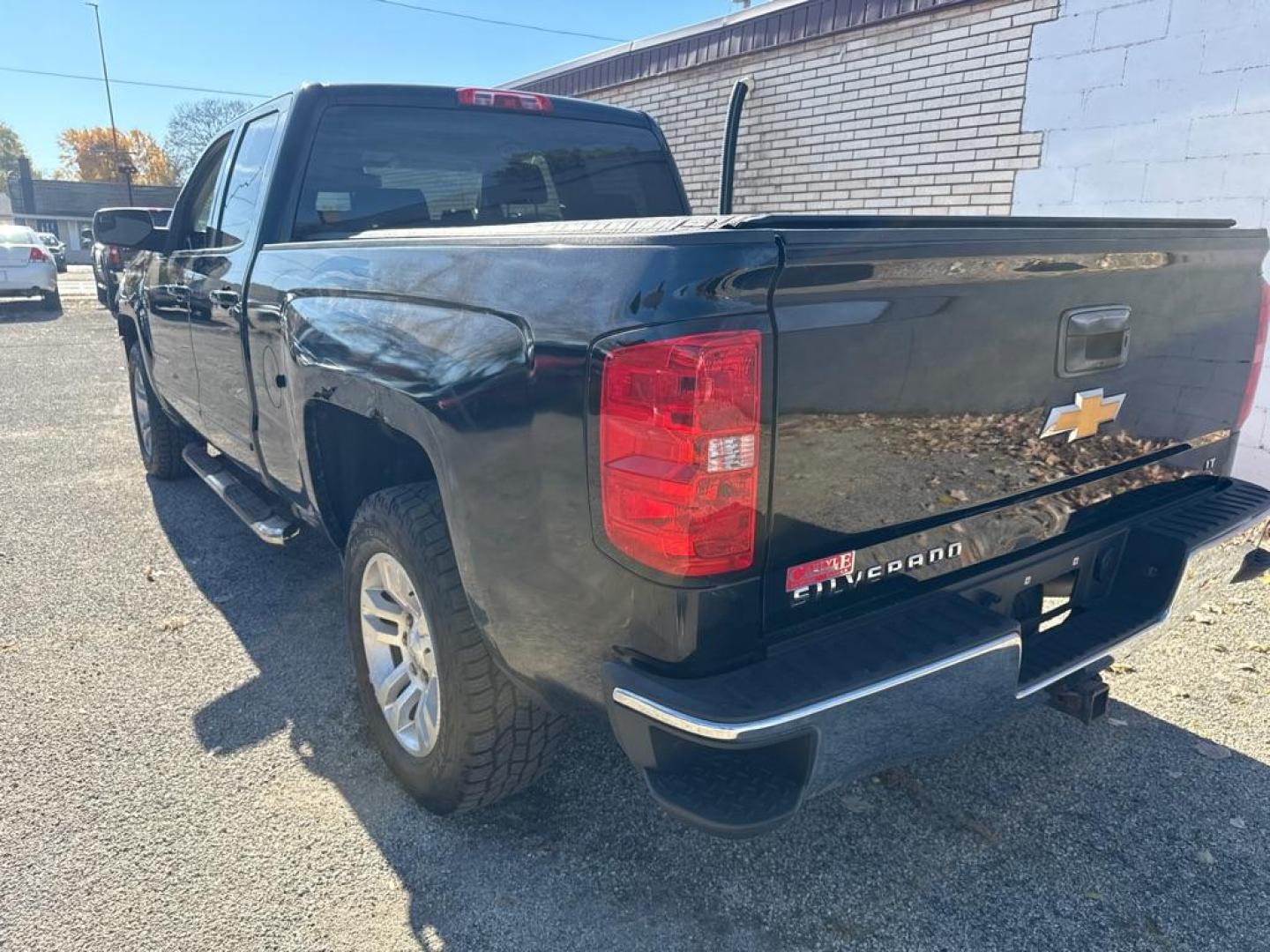 2016 BLACK CHEVROLET SILVERADO 1500 LT (1GCVKREHXGZ) with an 4.3L engine, Automatic transmission, located at 1708 Broadway, Rockford, IL, 61104, (815) 397-5010, 42.252522, -89.069359 - Photo#3