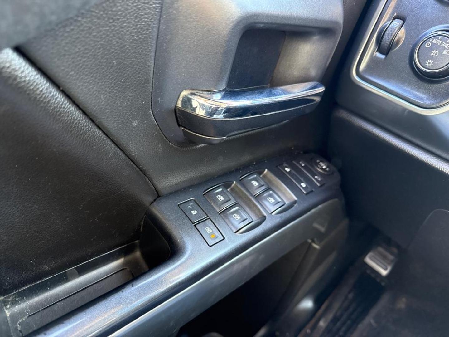 2016 BLACK CHEVROLET SILVERADO 1500 LT (1GCVKREHXGZ) with an 4.3L engine, Automatic transmission, located at 1708 Broadway, Rockford, IL, 61104, (815) 397-5010, 42.252522, -89.069359 - Photo#6