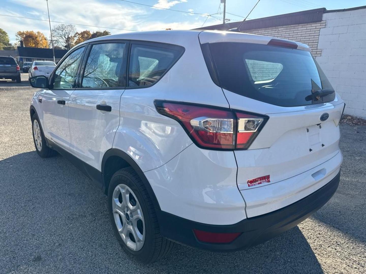 2017 WHITE FORD ESCAPE S (1FMCU0F71HU) with an 2.5L engine, Automatic transmission, located at 1708 Broadway, Rockford, IL, 61104, (815) 397-5010, 42.252522, -89.069359 - Photo#3