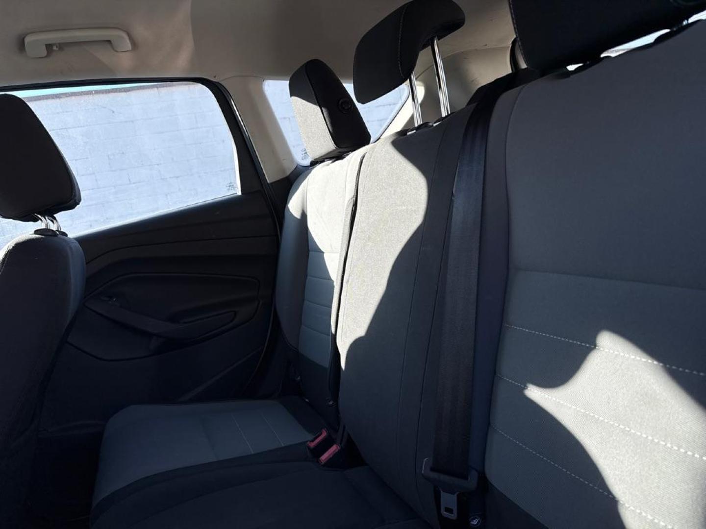 2017 WHITE FORD ESCAPE S (1FMCU0F71HU) with an 2.5L engine, Automatic transmission, located at 1708 Broadway, Rockford, IL, 61104, (815) 397-5010, 42.252522, -89.069359 - Photo#4