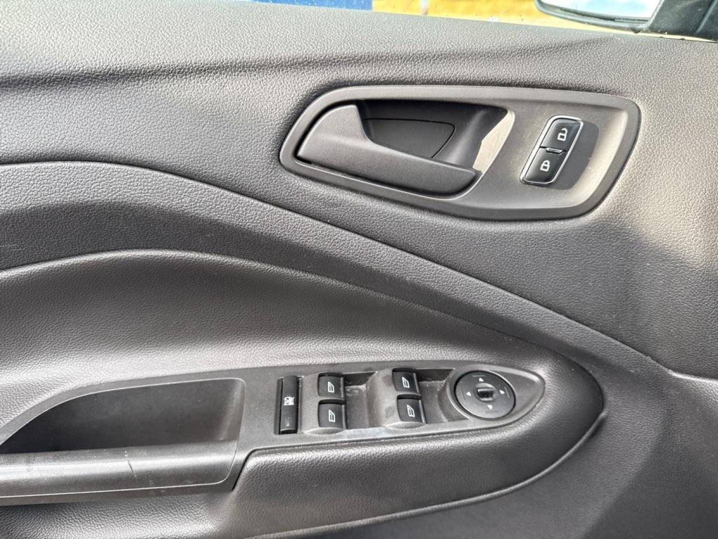 2013 BLACK FORD ESCAPE S (1FMCU0F7XDU) with an 2.5L engine, Automatic transmission, located at 1708 Broadway, Rockford, IL, 61104, (815) 397-5010, 42.252522, -89.069359 - Photo#6