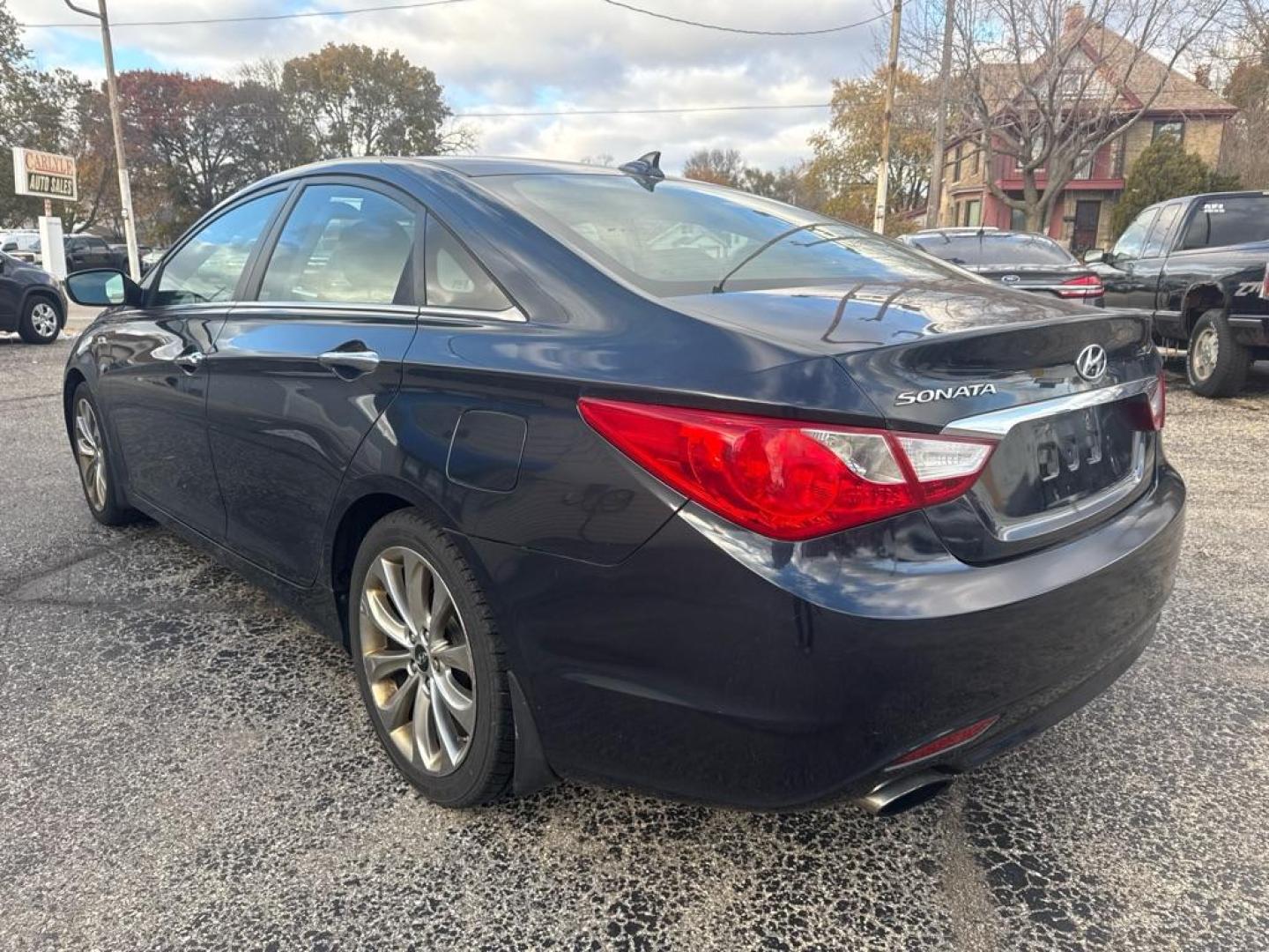 2012 BLACK HYUNDAI SONATA SE (5NPEC4AC4CH) with an 2.4L engine, Automatic transmission, located at 1708 Broadway, Rockford, IL, 61104, (815) 397-5010, 42.252522, -89.069359 - Photo#3