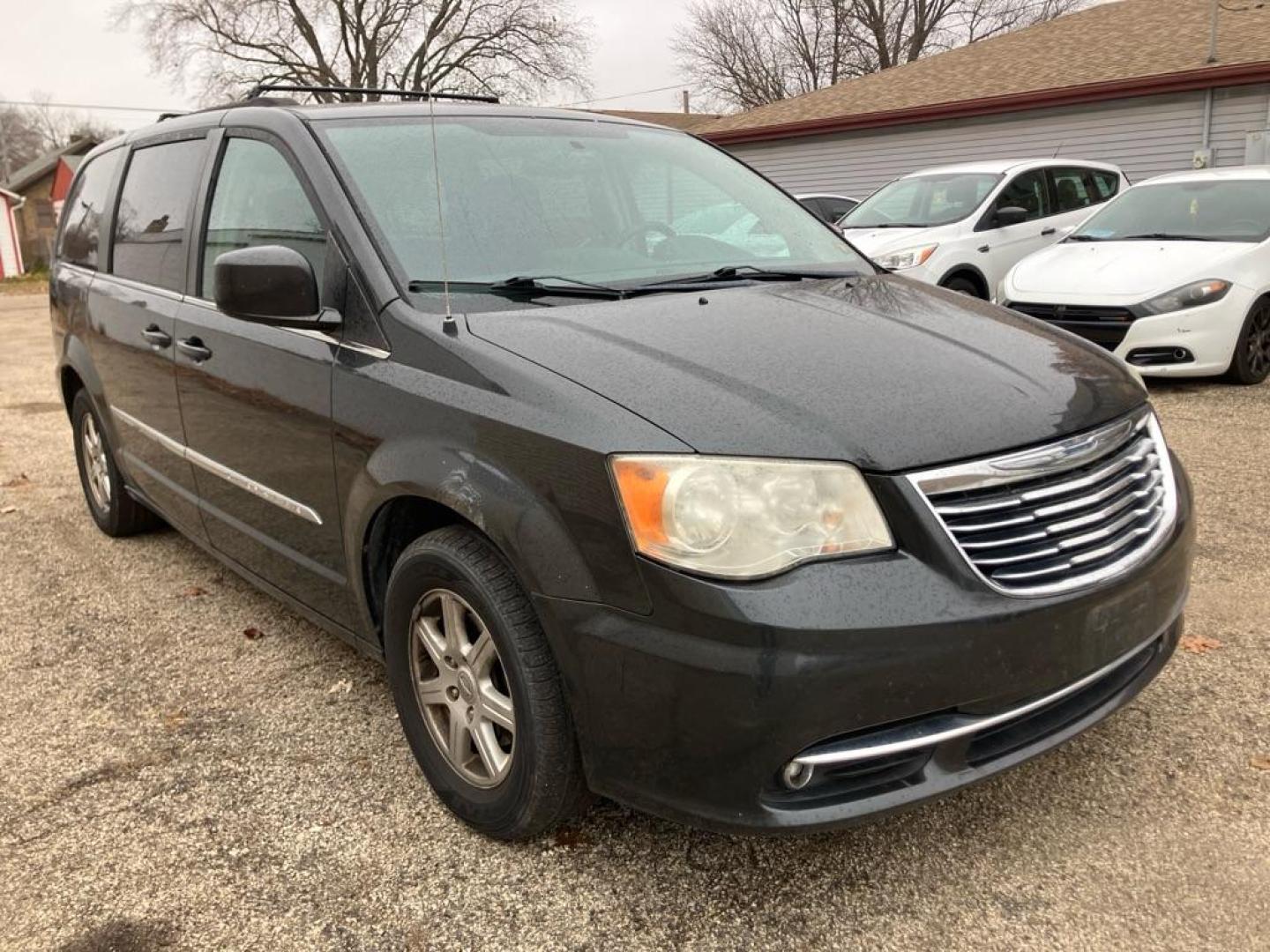2011 GRAY CHRYSLER TOWN and COUNTRY TOURING (2A4RR5DG7BR) with an 3.6L engine, Automatic transmission, located at 1708 Broadway, Rockford, IL, 61104, (815) 397-5010, 42.252522, -89.069359 - Photo#1