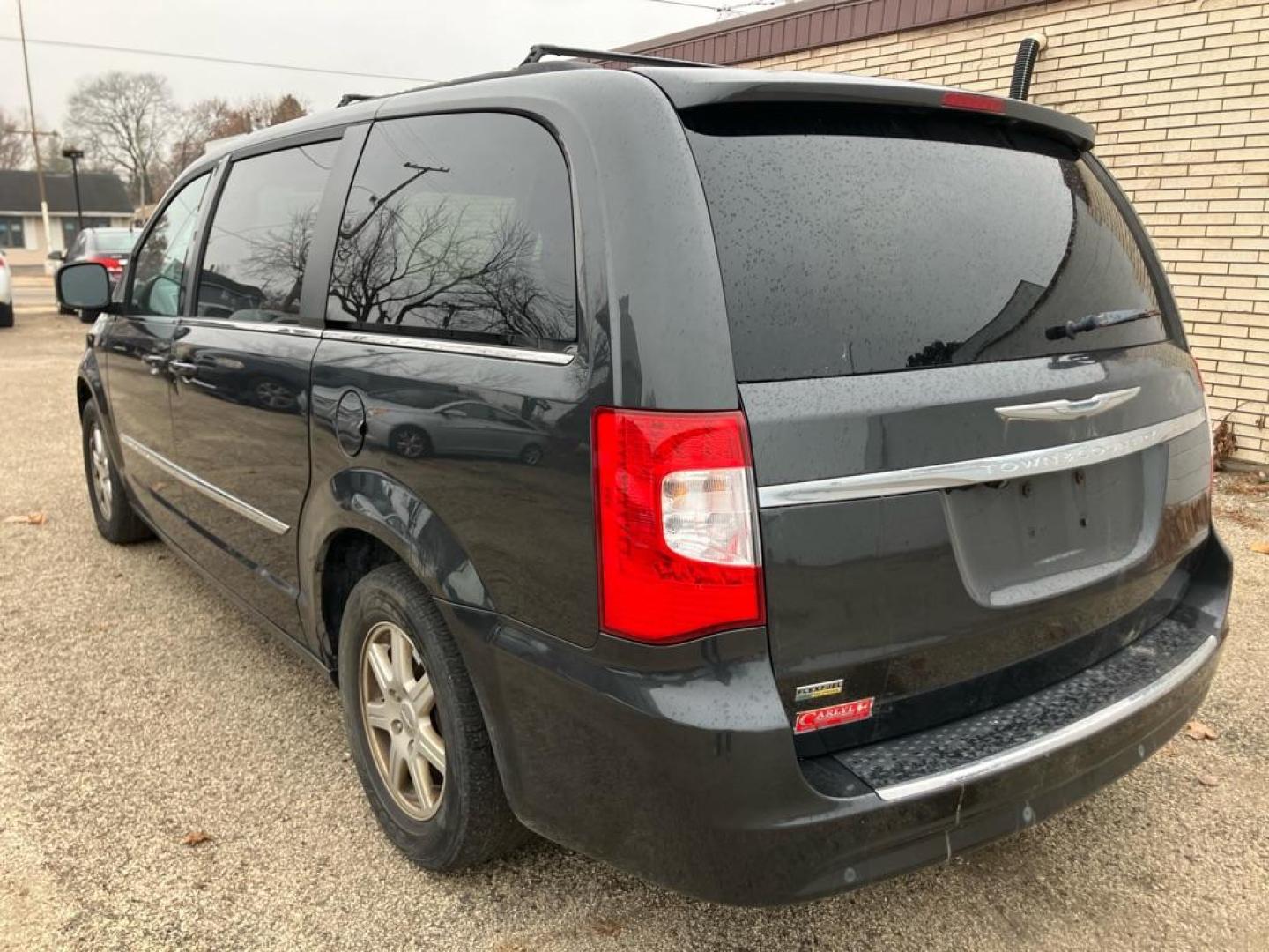 2011 GRAY CHRYSLER TOWN and COUNTRY TOURING (2A4RR5DG7BR) with an 3.6L engine, Automatic transmission, located at 1708 Broadway, Rockford, IL, 61104, (815) 397-5010, 42.252522, -89.069359 - Photo#3