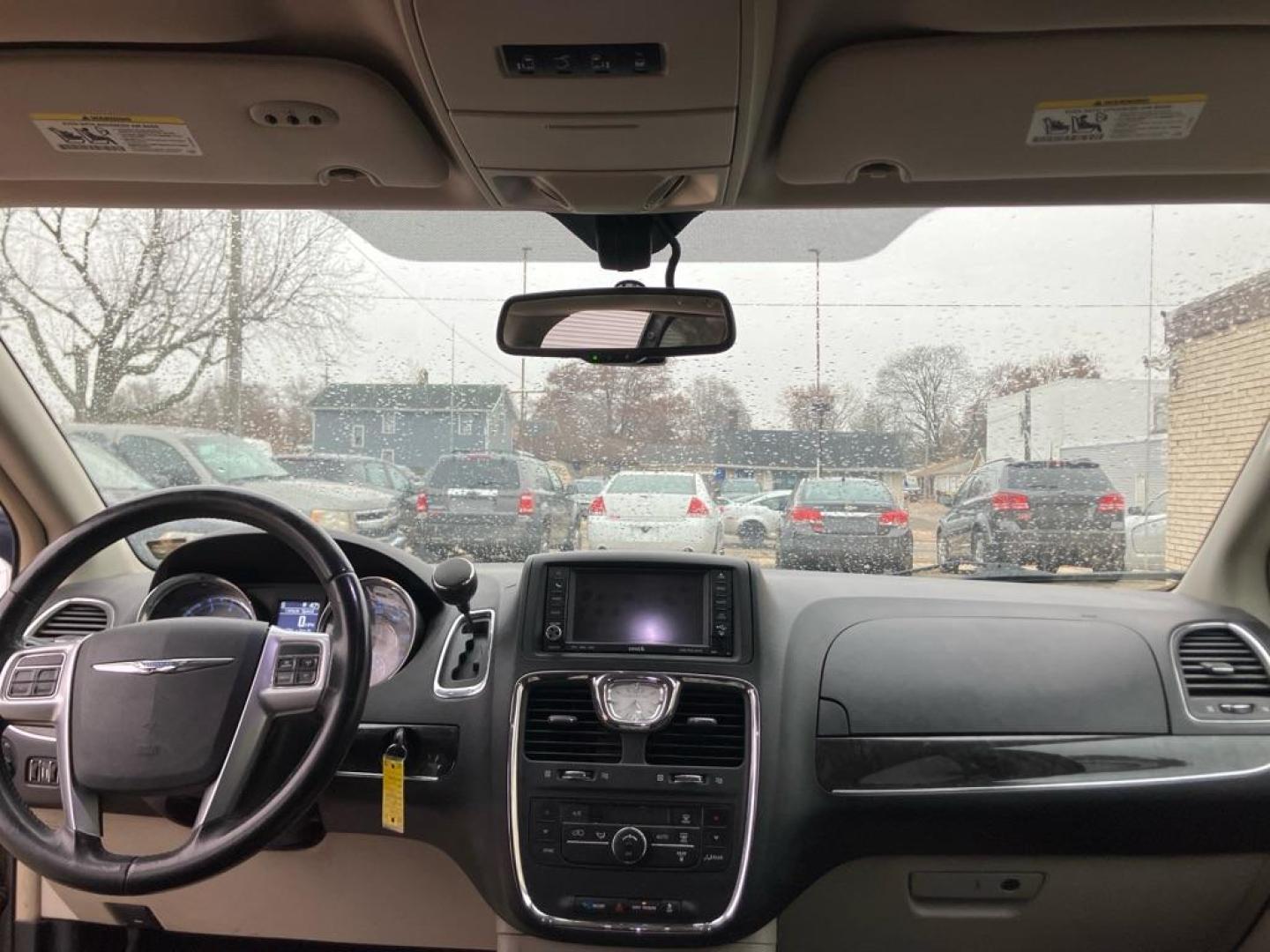 2011 GRAY CHRYSLER TOWN and COUNTRY TOURING (2A4RR5DG7BR) with an 3.6L engine, Automatic transmission, located at 1708 Broadway, Rockford, IL, 61104, (815) 397-5010, 42.252522, -89.069359 - Photo#6