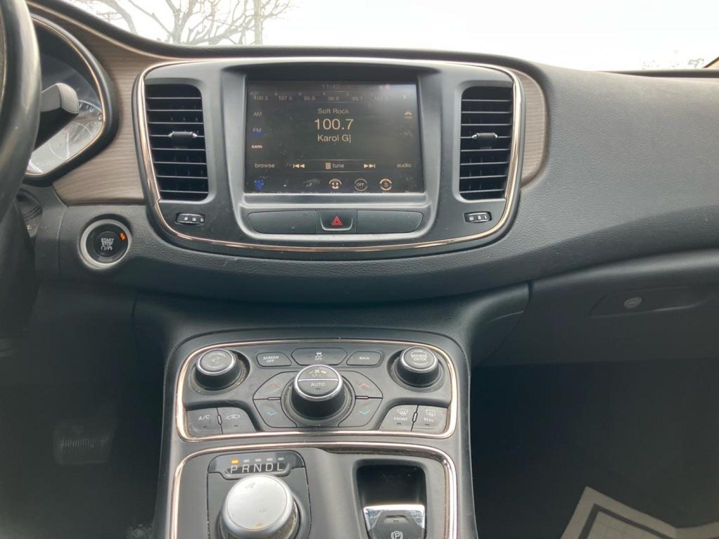 2015 GRAY CHRYSLER 200 C (1C3CCCCBXFN) with an 2.4L engine, Automatic transmission, located at 1708 Broadway, Rockford, IL, 61104, (815) 397-5010, 42.252522, -89.069359 - Photo#8