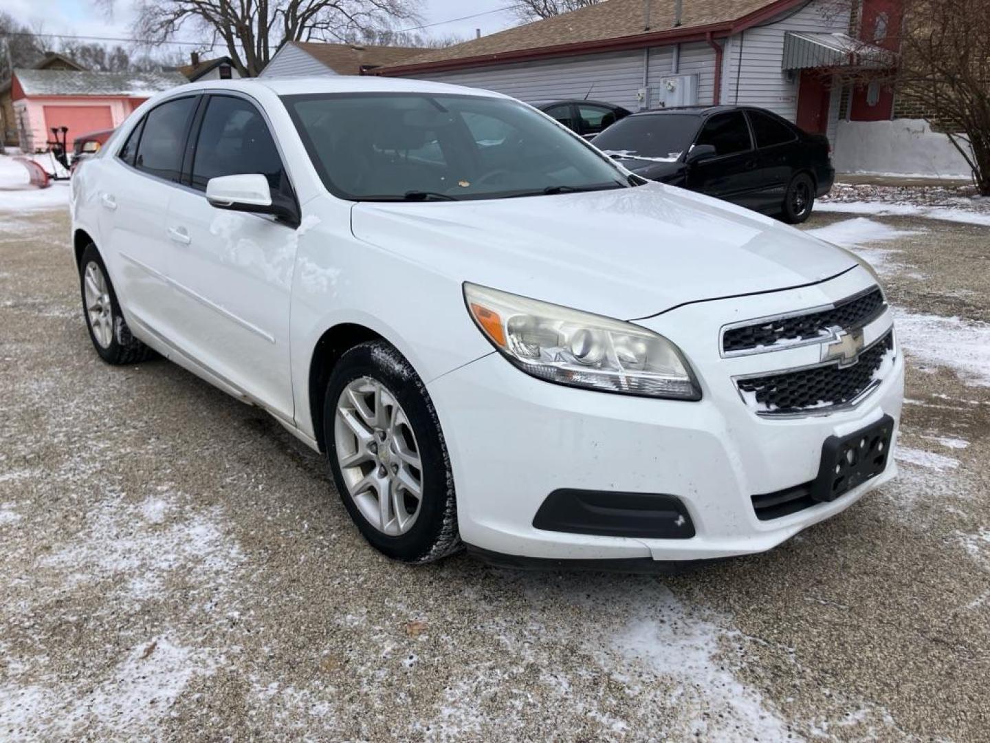 2013 WHITE CHEVROLET MALIBU 1LT (1G11C5SA3DF) with an 2.5L engine, Automatic transmission, located at 1708 Broadway, Rockford, IL, 61104, (815) 397-5010, 42.252522, -89.069359 - Photo#1