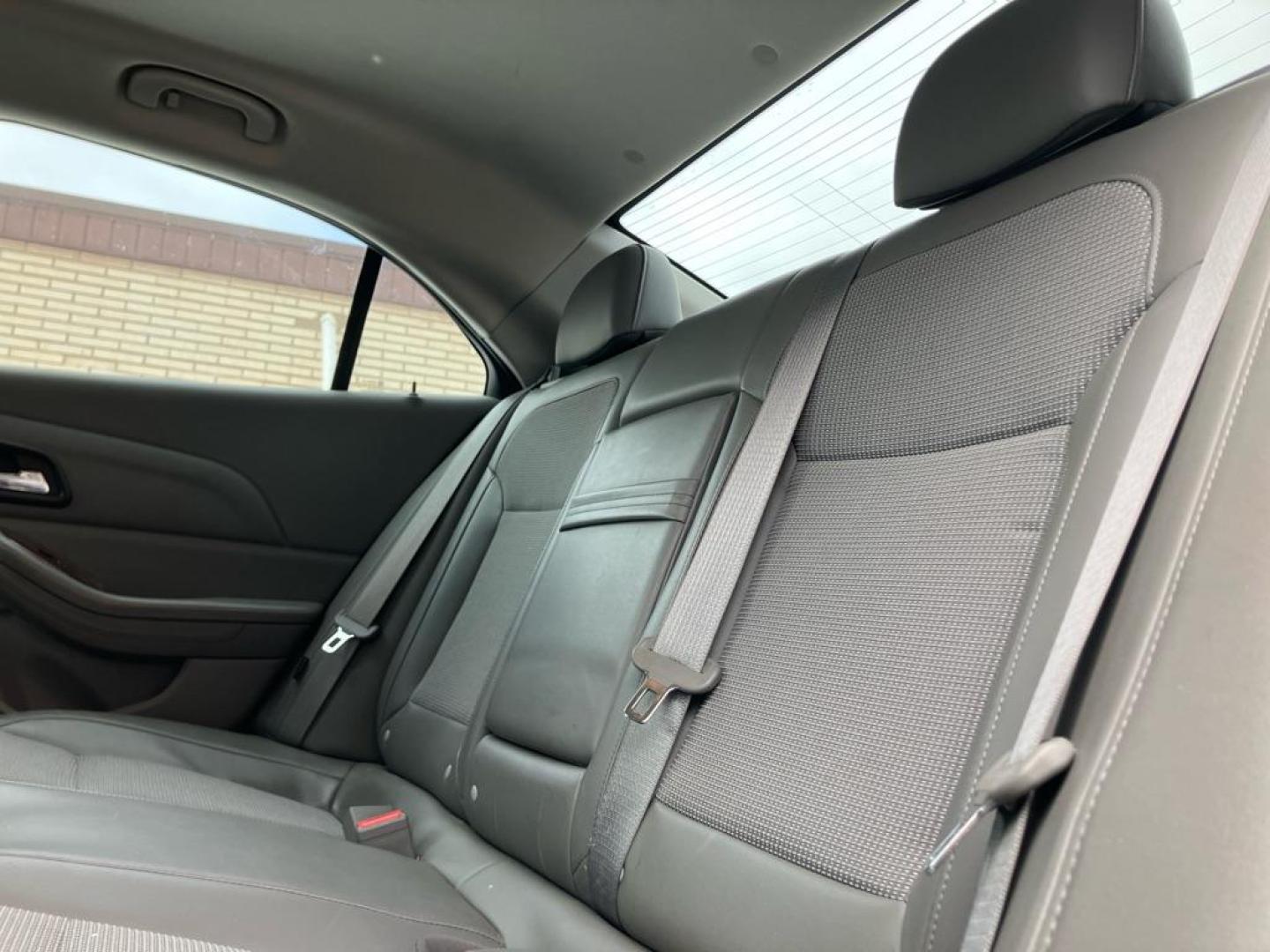 2013 WHITE CHEVROLET MALIBU 1LT (1G11C5SA3DF) with an 2.5L engine, Automatic transmission, located at 1708 Broadway, Rockford, IL, 61104, (815) 397-5010, 42.252522, -89.069359 - Photo#4