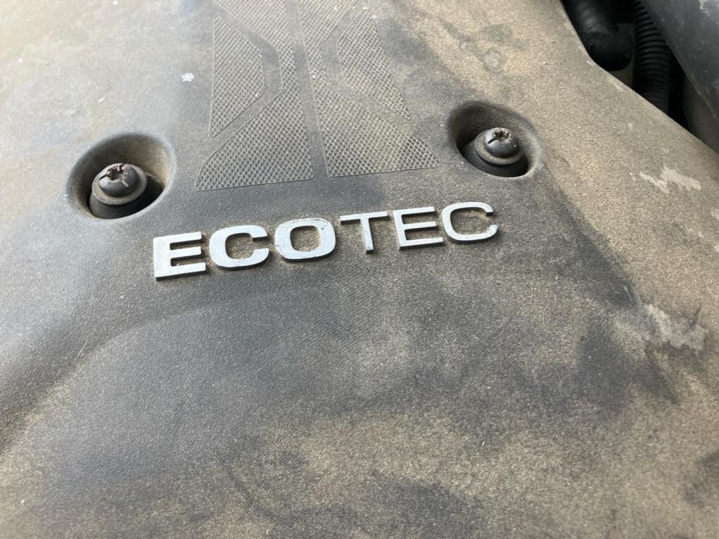 2013 WHITE CHEVROLET MALIBU 1LT (1G11C5SA3DF) with an 2.5L engine, Automatic transmission, located at 1708 Broadway, Rockford, IL, 61104, (815) 397-5010, 42.252522, -89.069359 - Photo#9