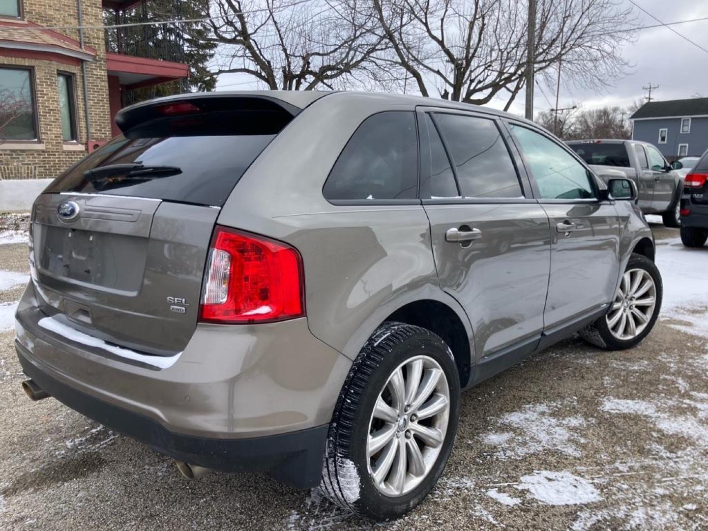 2013 BROWN FORD EDGE SEL (2FMDK4JC9DB) with an 3.5L engine, Automatic transmission, located at 1708 Broadway, Rockford, IL, 61104, (815) 397-5010, 42.252522, -89.069359 - Photo#2