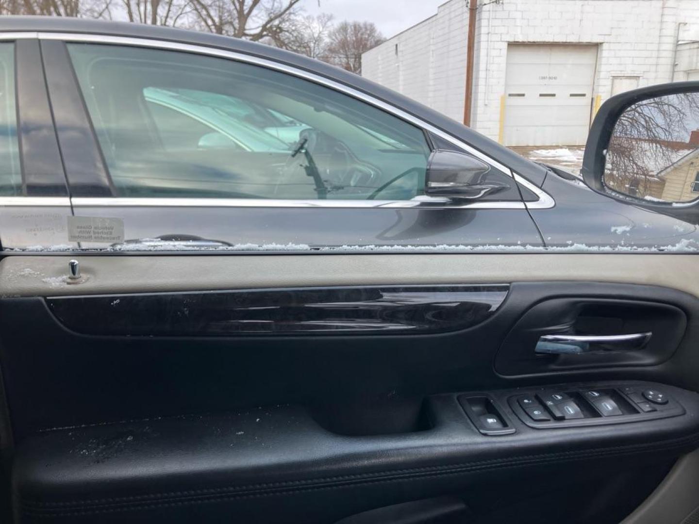 2012 WHITE DODGE GRAND CARAVAN SXT (2C4RDGCG9CR) with an 3.6L engine, Automatic transmission, located at 1708 Broadway, Rockford, IL, 61104, (815) 397-5010, 42.252522, -89.069359 - Photo#7