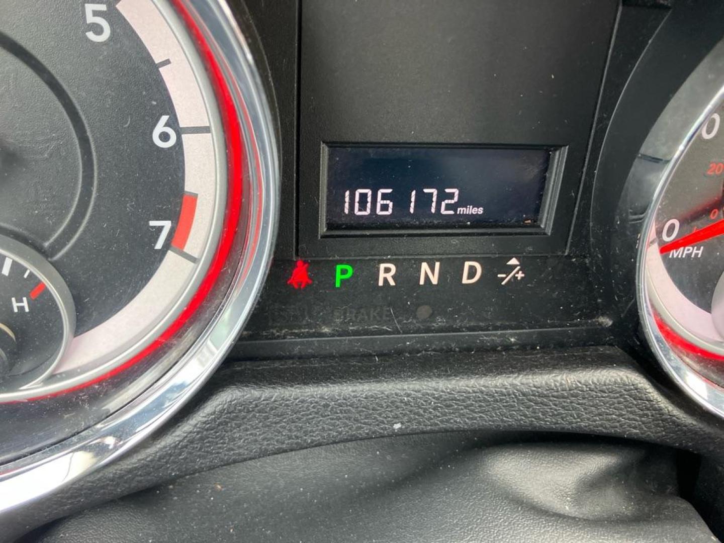 2012 WHITE DODGE GRAND CARAVAN SXT (2C4RDGCG9CR) with an 3.6L engine, Automatic transmission, located at 1708 Broadway, Rockford, IL, 61104, (815) 397-5010, 42.252522, -89.069359 - Photo#8