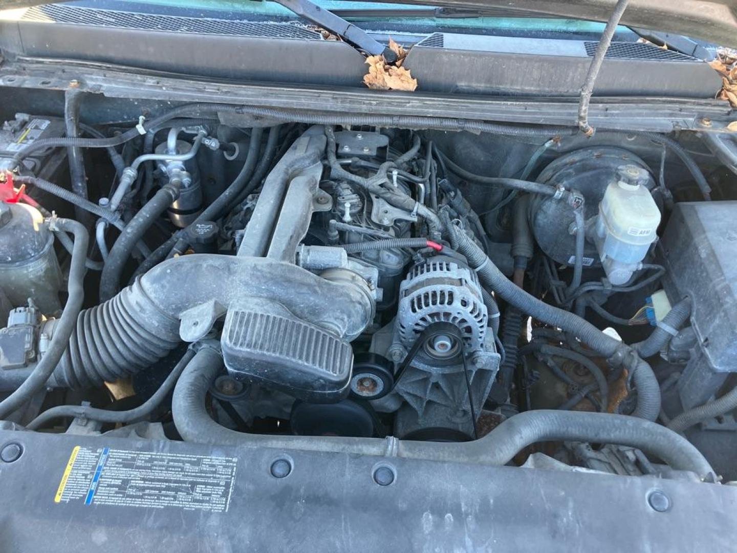 2011 GRAY GMC SIERRA 1500 SLE (3GTP2VE32BG) with an 5.3L engine, Automatic transmission, located at 1708 Broadway, Rockford, IL, 61104, (815) 397-5010, 42.252522, -89.069359 - Photo#9