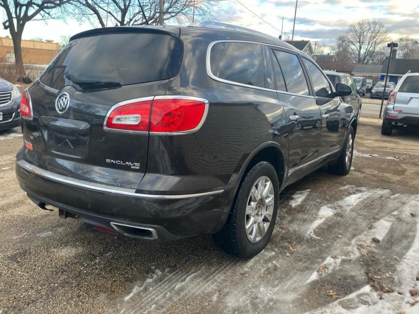 2013 GRAY BUICK ENCLAVE (5GAKVDKD6DJ) with an 3.6L engine, Automatic transmission, located at 1708 Broadway, Rockford, IL, 61104, (815) 397-5010, 42.252522, -89.069359 - Photo#2