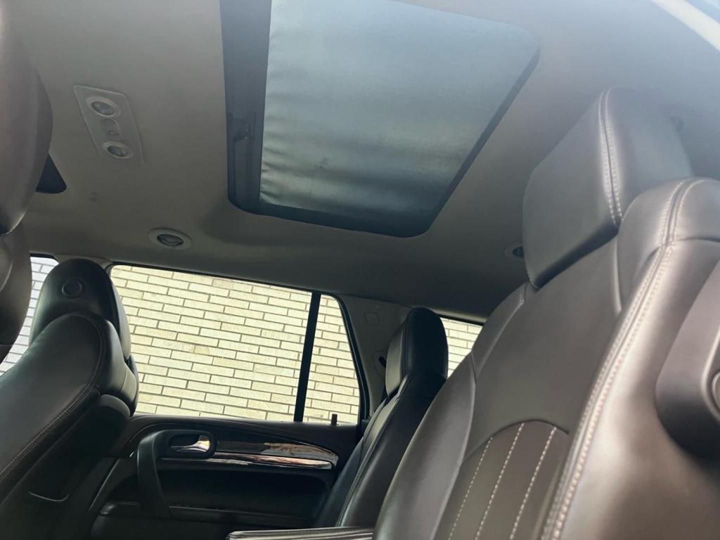 2013 GRAY BUICK ENCLAVE (5GAKVDKD6DJ) with an 3.6L engine, Automatic transmission, located at 1708 Broadway, Rockford, IL, 61104, (815) 397-5010, 42.252522, -89.069359 - Photo#5