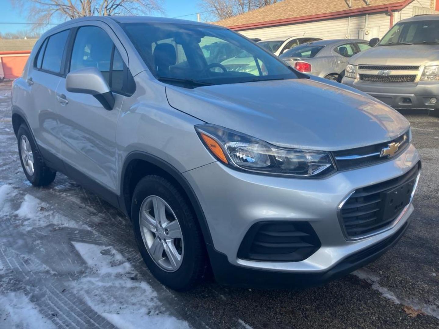 2019 SILVER CHEVROLET TRAX LS (3GNCJKSB0KL) with an 1.4L engine, Automatic transmission, located at 1708 Broadway, Rockford, IL, 61104, (815) 397-5010, 42.252522, -89.069359 - Photo#1