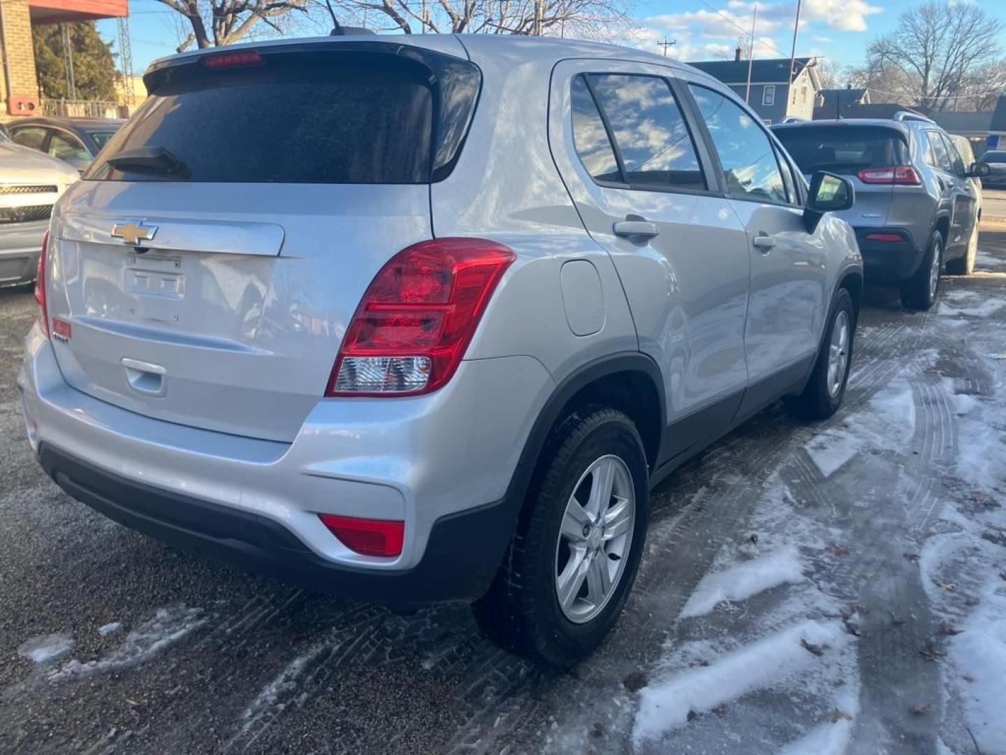 2019 SILVER CHEVROLET TRAX LS (3GNCJKSB0KL) with an 1.4L engine, Automatic transmission, located at 1708 Broadway, Rockford, IL, 61104, (815) 397-5010, 42.252522, -89.069359 - Photo#2