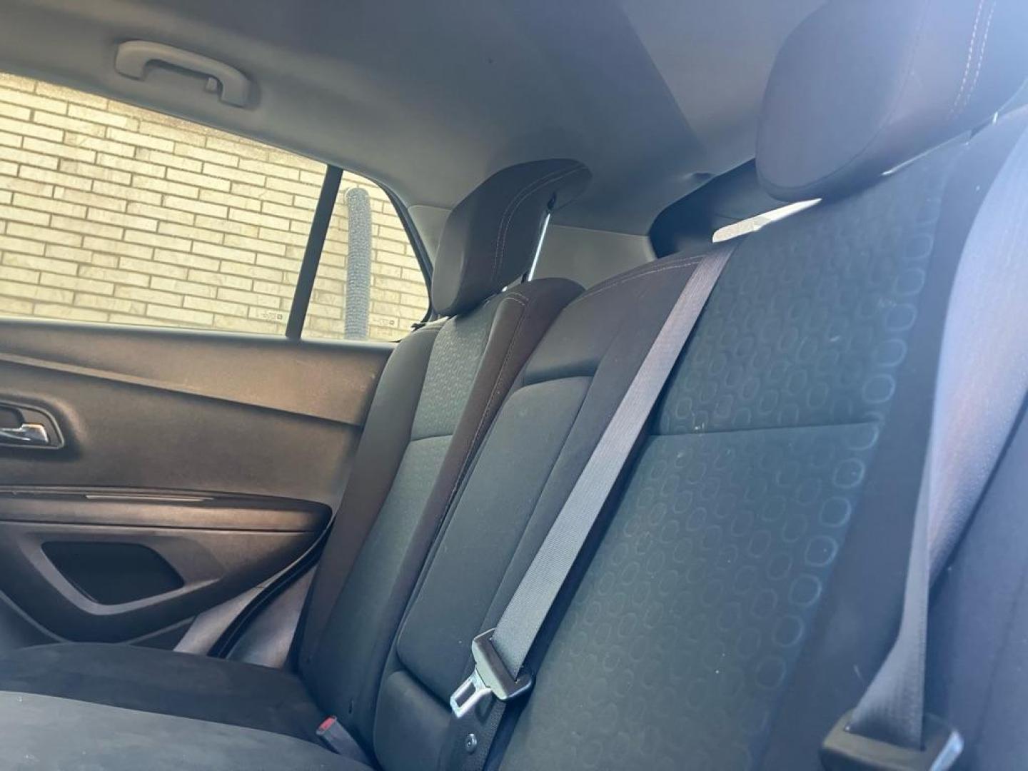 2019 SILVER CHEVROLET TRAX LS (3GNCJKSB0KL) with an 1.4L engine, Automatic transmission, located at 1708 Broadway, Rockford, IL, 61104, (815) 397-5010, 42.252522, -89.069359 - Photo#4