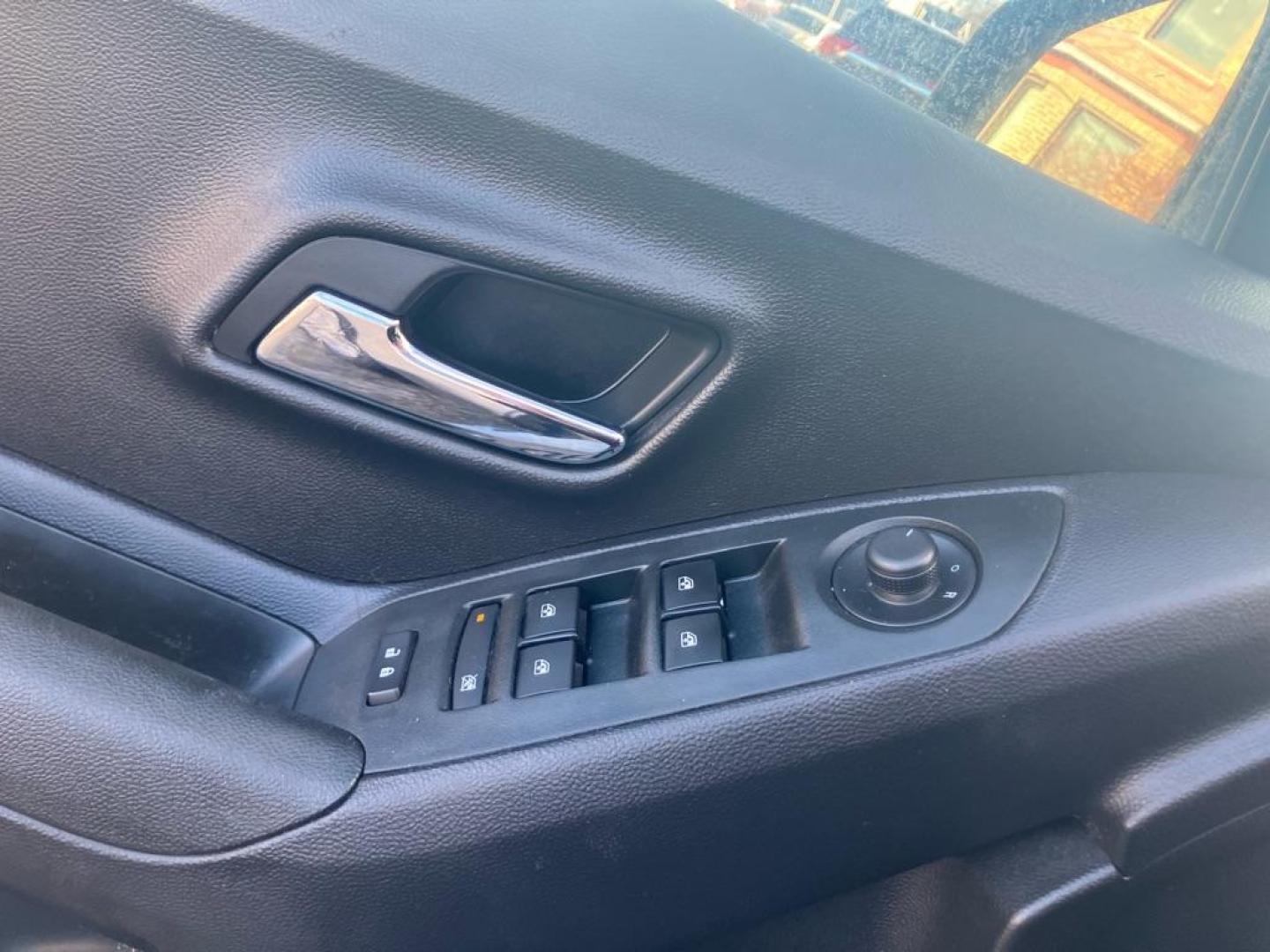 2019 SILVER CHEVROLET TRAX LS (3GNCJKSB0KL) with an 1.4L engine, Automatic transmission, located at 1708 Broadway, Rockford, IL, 61104, (815) 397-5010, 42.252522, -89.069359 - Photo#6