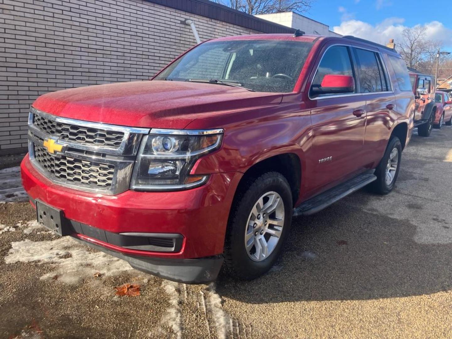 2015 RED CHEVROLET TAHOE 1500 LT (1GNSKBKC4FR) with an 5.3L engine, Automatic transmission, located at 1708 Broadway, Rockford, IL, 61104, (815) 397-5010, 42.252522, -89.069359 - Photo#0