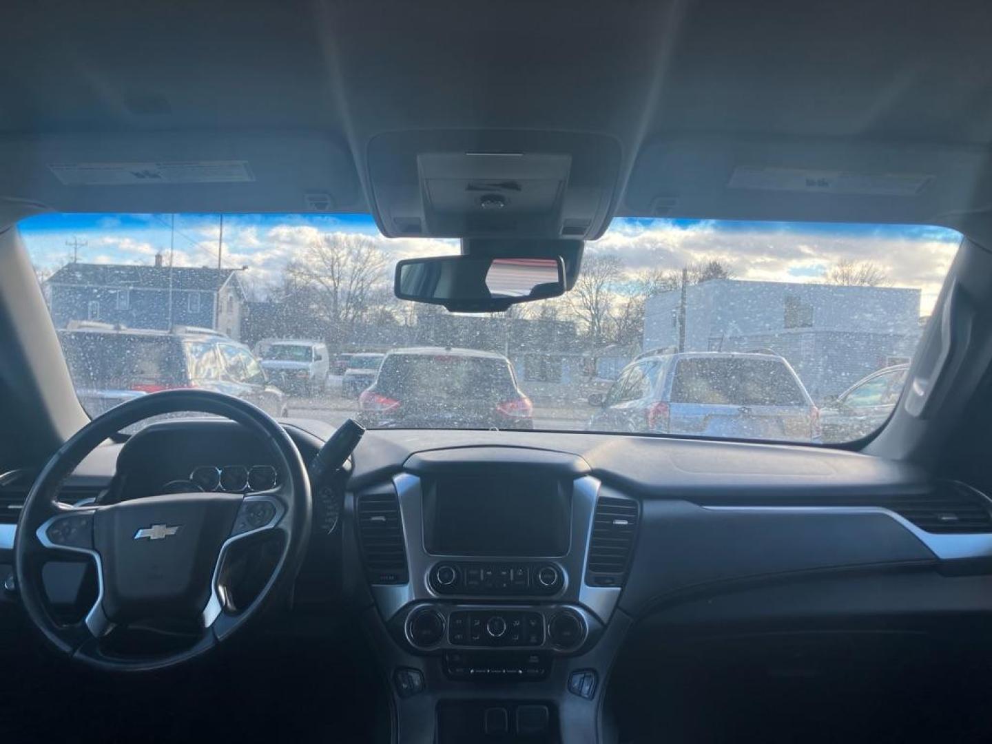 2015 RED CHEVROLET TAHOE 1500 LT (1GNSKBKC4FR) with an 5.3L engine, Automatic transmission, located at 1708 Broadway, Rockford, IL, 61104, (815) 397-5010, 42.252522, -89.069359 - Photo#6