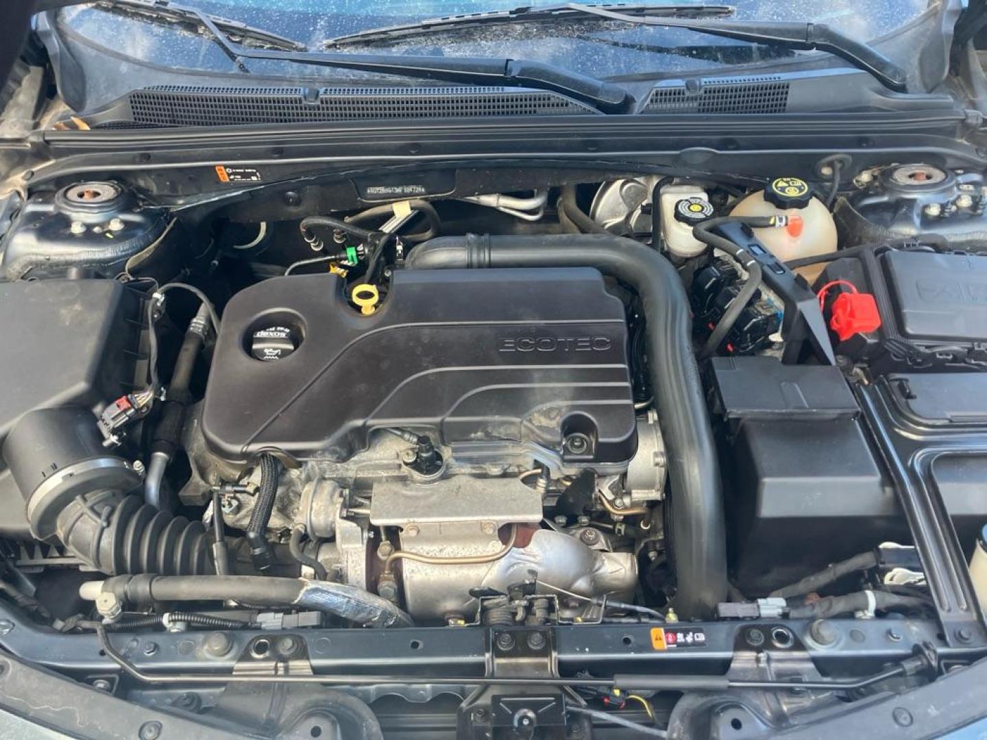 2020 WHITE CHEVROLET MALIBU LT (1G1ZD5ST7LF) with an 1.5L engine, Continuously Variable transmission, located at 1708 Broadway, Rockford, IL, 61104, (815) 397-5010, 42.252522, -89.069359 - Photo#9