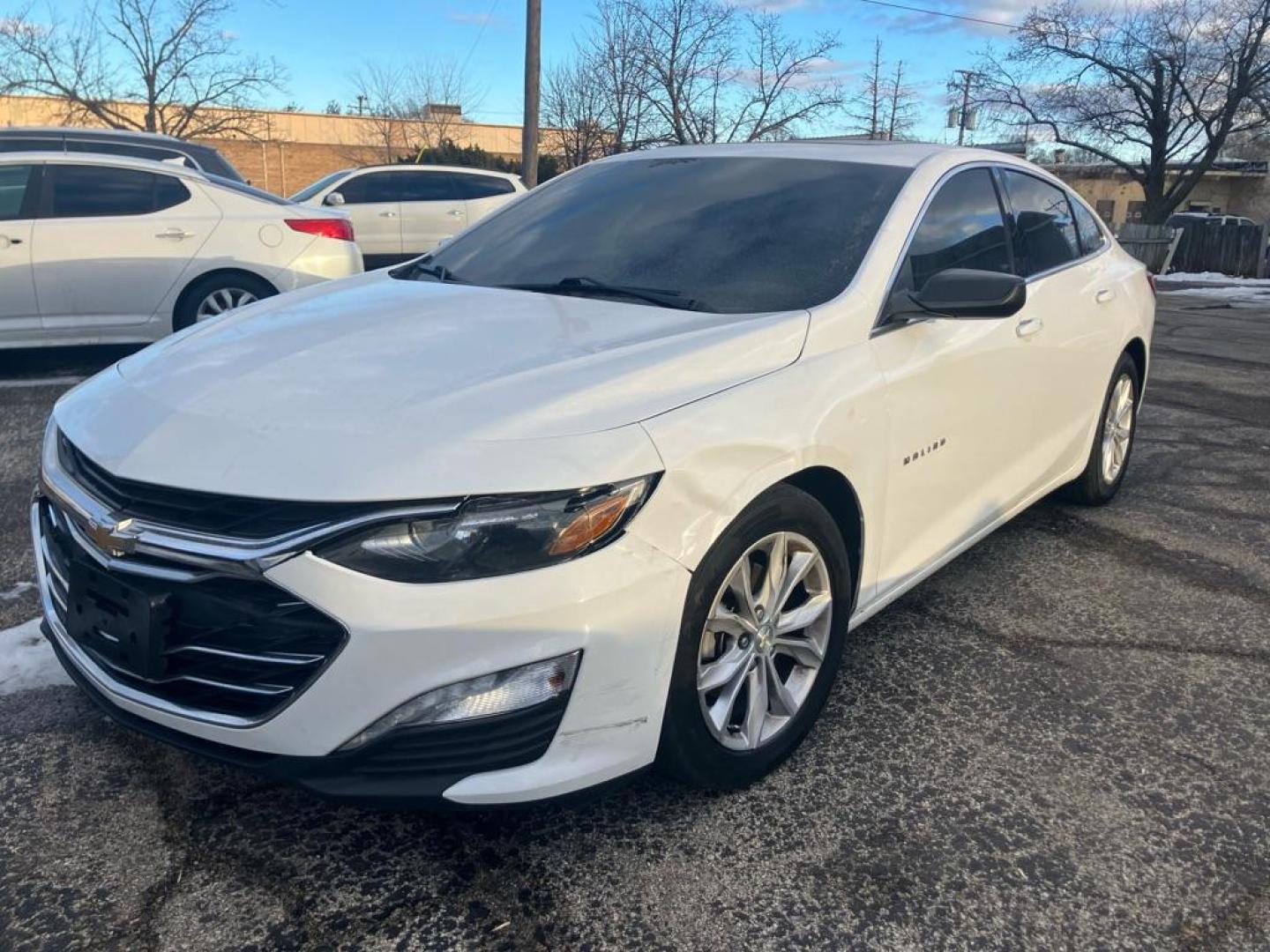 2020 WHITE CHEVROLET MALIBU LT (1G1ZD5ST7LF) with an 1.5L engine, Continuously Variable transmission, located at 1708 Broadway, Rockford, IL, 61104, (815) 397-5010, 42.252522, -89.069359 - Photo#11