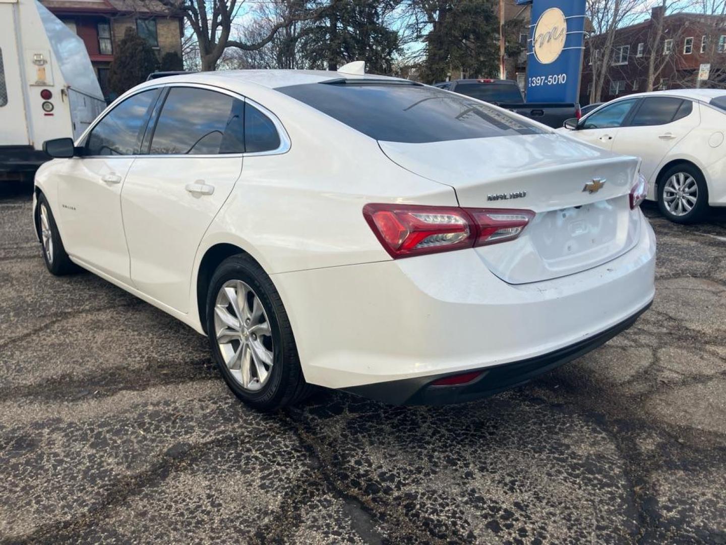 2020 WHITE CHEVROLET MALIBU LT (1G1ZD5ST7LF) with an 1.5L engine, Continuously Variable transmission, located at 1708 Broadway, Rockford, IL, 61104, (815) 397-5010, 42.252522, -89.069359 - Photo#12