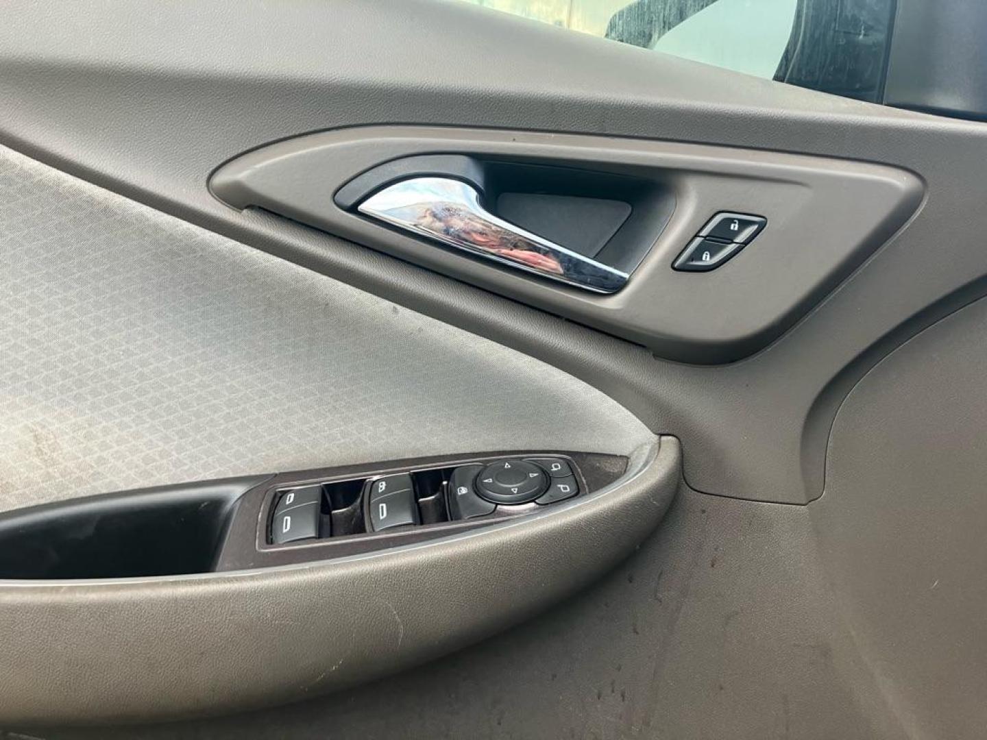 2020 WHITE CHEVROLET MALIBU LT (1G1ZD5ST7LF) with an 1.5L engine, Continuously Variable transmission, located at 1708 Broadway, Rockford, IL, 61104, (815) 397-5010, 42.252522, -89.069359 - Photo#16