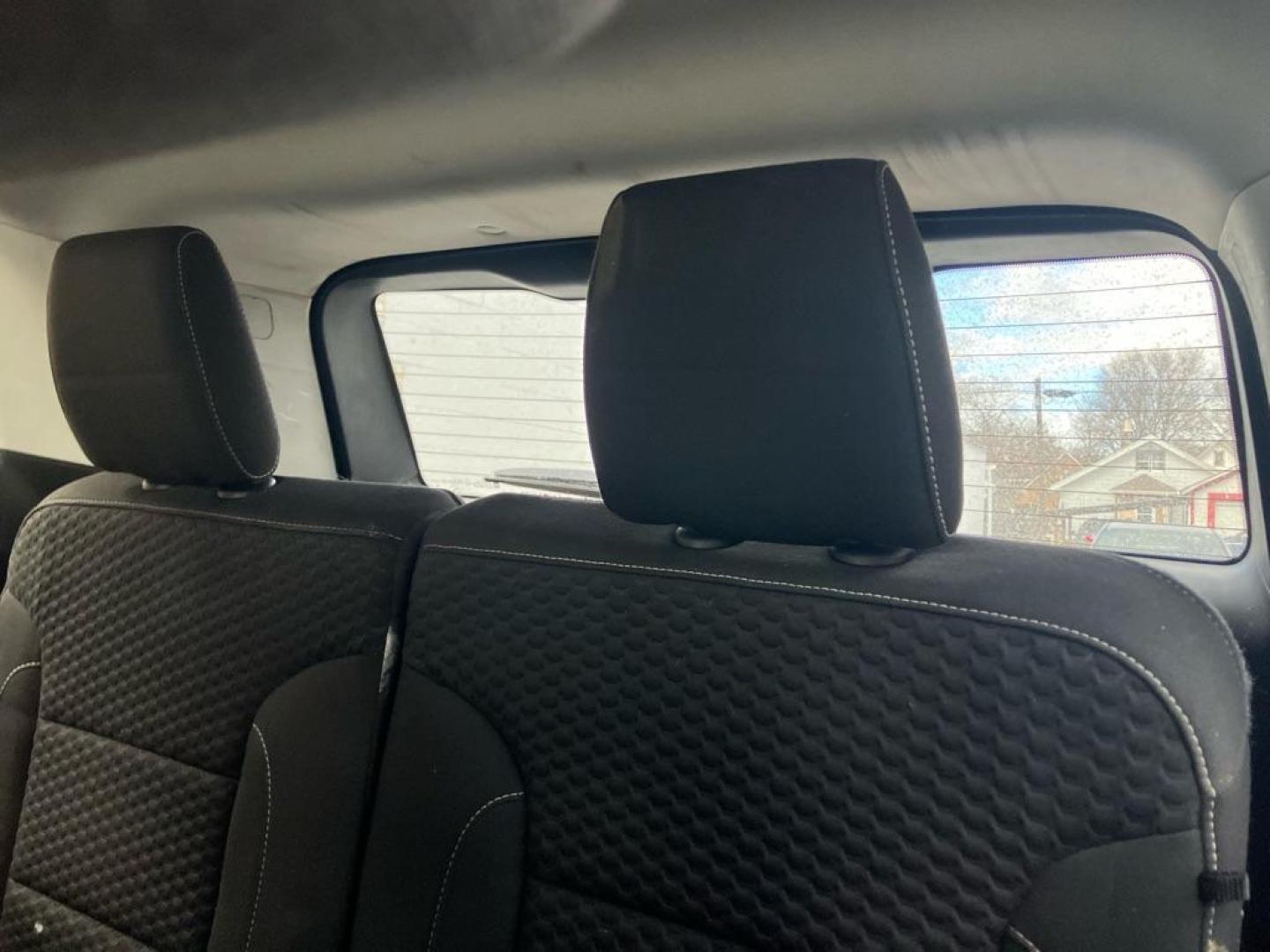 2017 PURPLE GMC ACADIA SLE (1GKKNLLS4HZ) with an 3.6L engine, Automatic transmission, located at 1708 Broadway, Rockford, IL, 61104, (815) 397-5010, 42.252522, -89.069359 - Photo#4