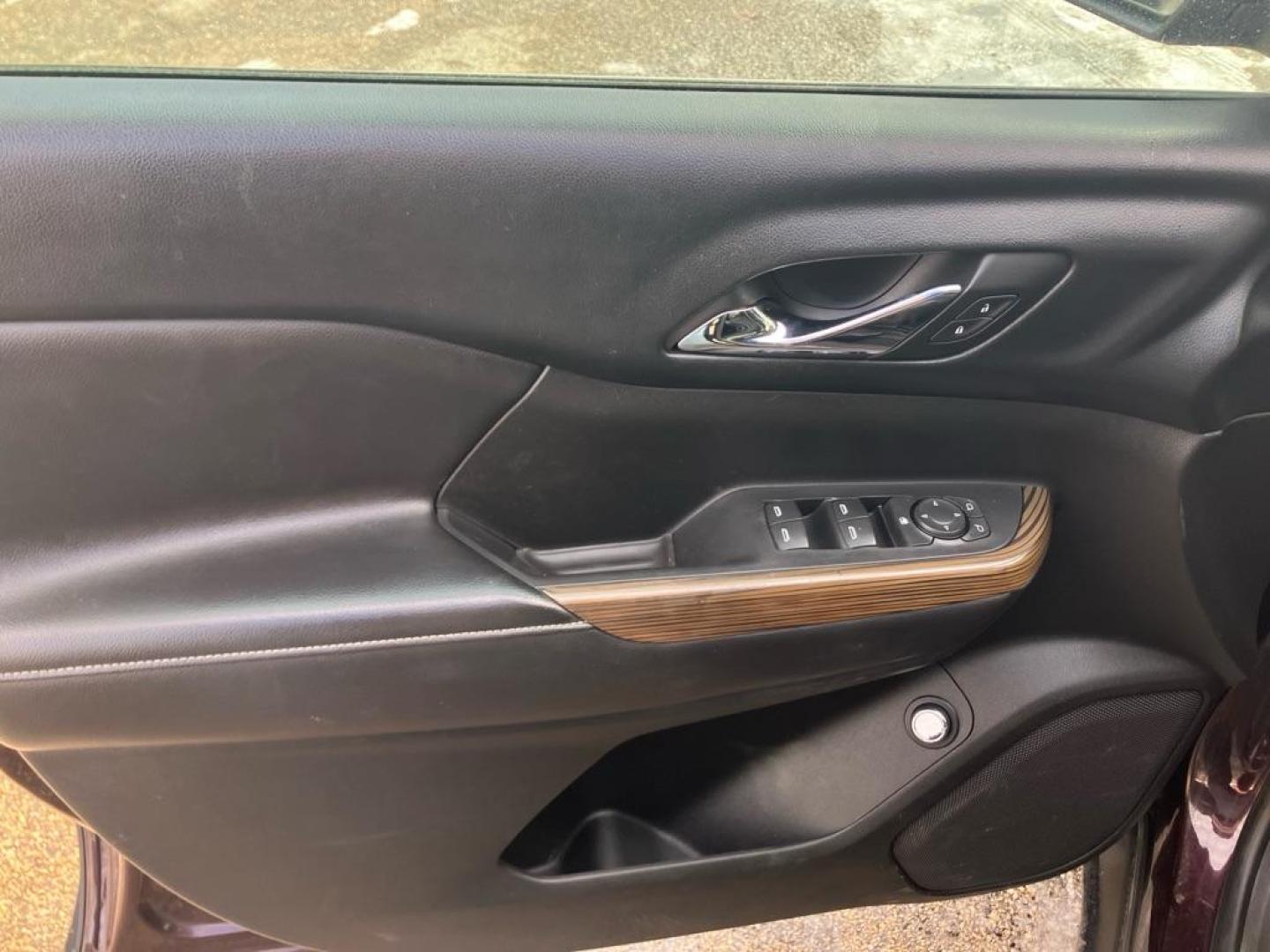 2017 PURPLE GMC ACADIA SLE (1GKKNLLS4HZ) with an 3.6L engine, Automatic transmission, located at 1708 Broadway, Rockford, IL, 61104, (815) 397-5010, 42.252522, -89.069359 - Photo#7