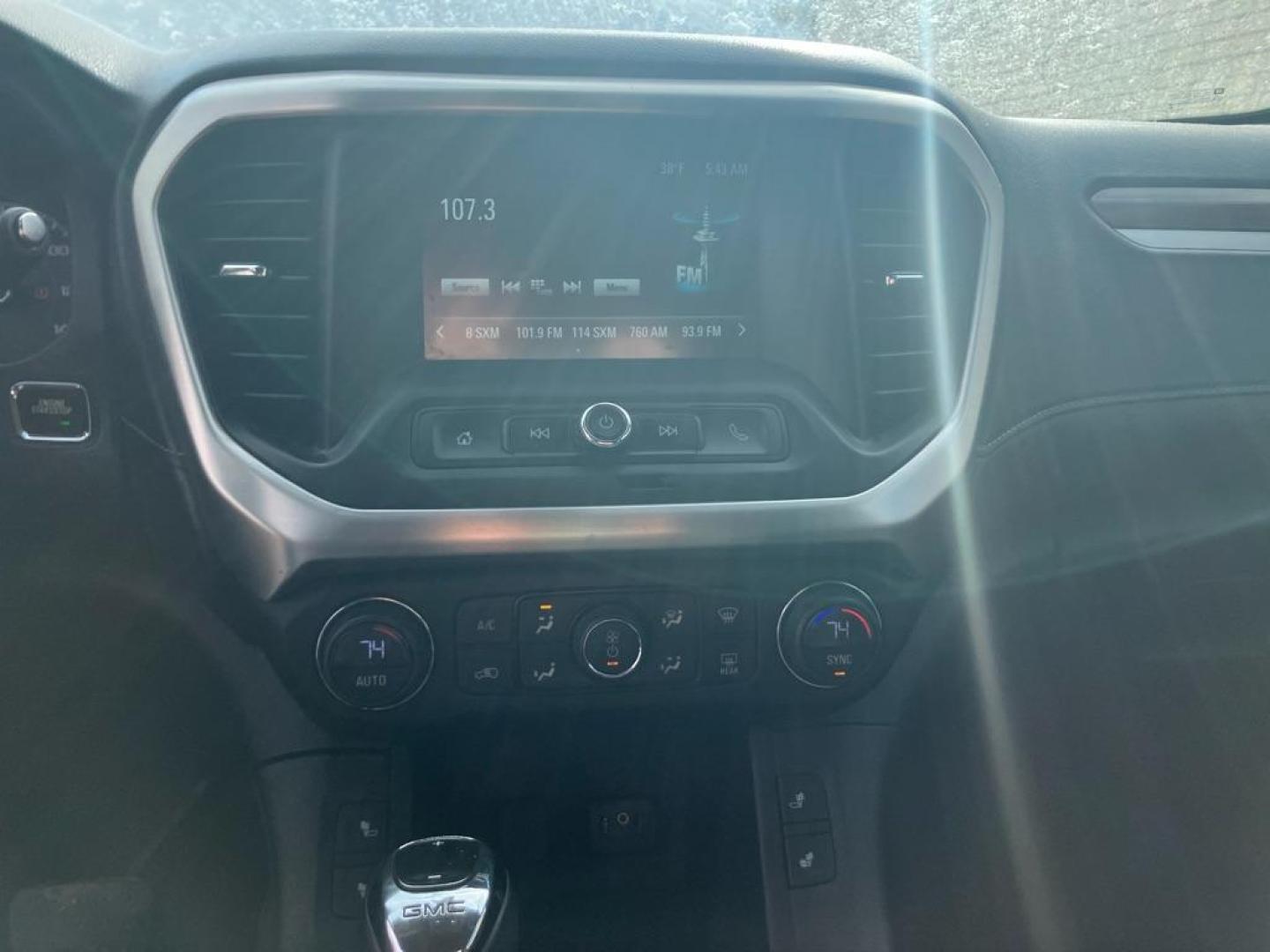 2017 PURPLE GMC ACADIA SLE (1GKKNLLS4HZ) with an 3.6L engine, Automatic transmission, located at 1708 Broadway, Rockford, IL, 61104, (815) 397-5010, 42.252522, -89.069359 - Photo#9