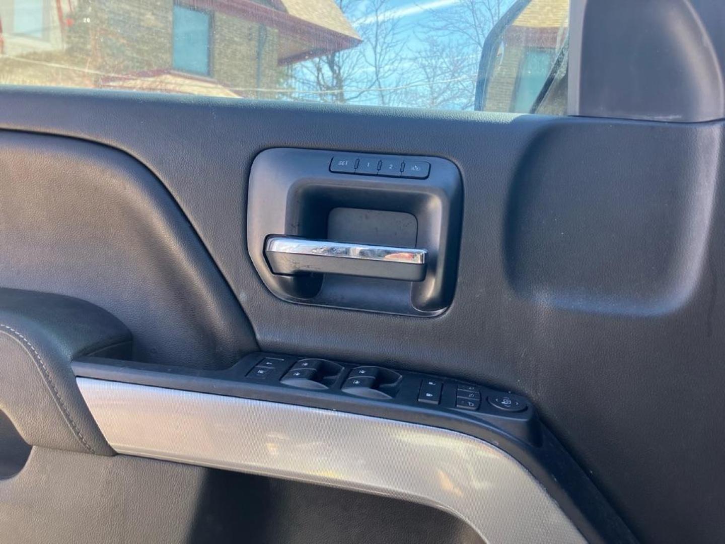 2015 BLACK CHEVROLET SILVERADO 1500 LTZ (3GCUKSEC2FG) with an 5.3L engine, Automatic transmission, located at 1708 Broadway, Rockford, IL, 61104, (815) 397-5010, 42.252522, -89.069359 - Photo#6