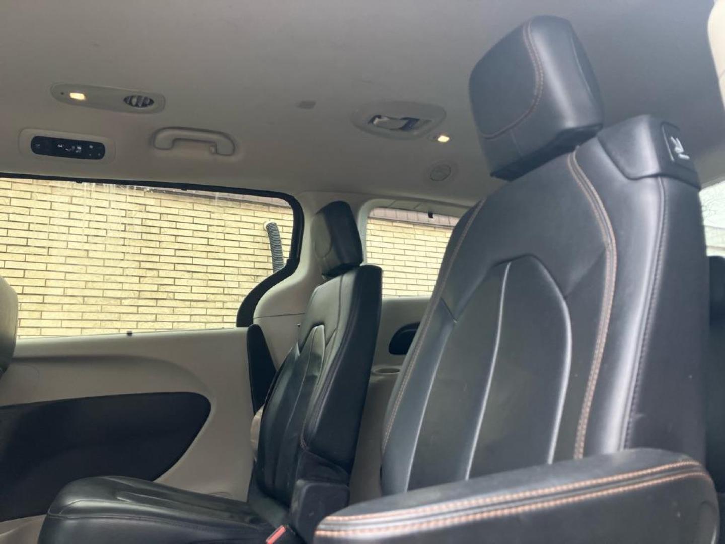 2017 GRAY CHRYSLER PACIFICA TOURING L (2C4RC1BG6HR) with an 3.6L engine, Automatic transmission, located at 1708 Broadway, Rockford, IL, 61104, (815) 397-5010, 42.252522, -89.069359 - Photo#5