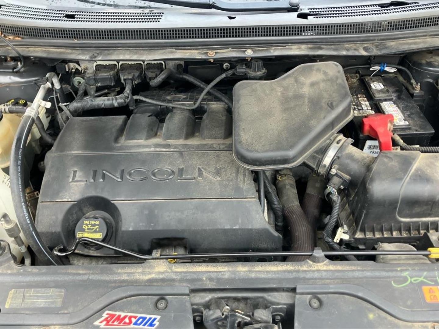 2010 GRAY LINCOLN MKX (2LMDJ8JC4AB) with an 3.5L engine, Automatic transmission, located at 1708 Broadway, Rockford, IL, 61104, (815) 397-5010, 42.252522, -89.069359 - Photo#9