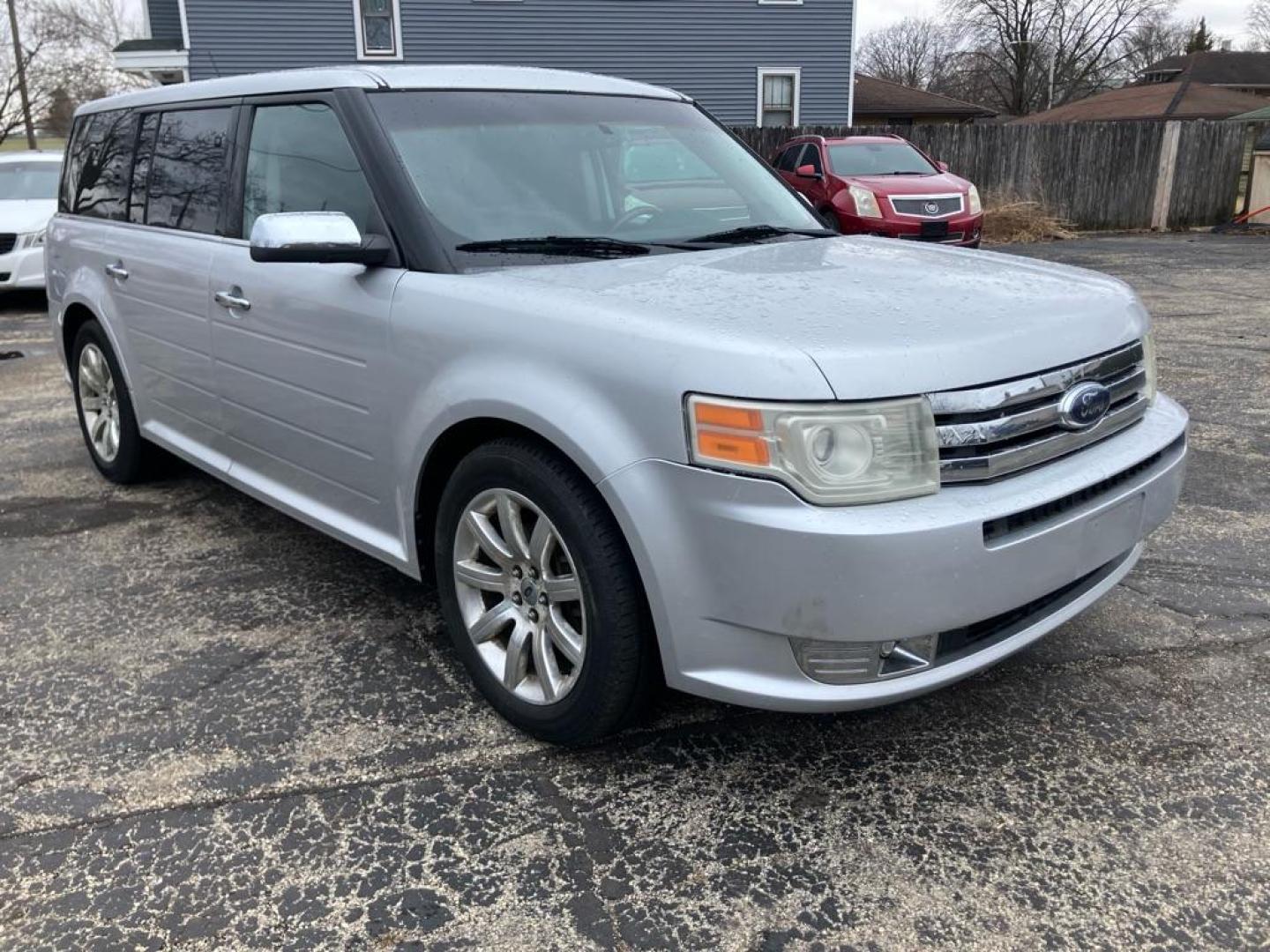 2009 SILVER FORD FLEX LIMITED (2FMEK63C99B) with an 3.5L engine, Automatic transmission, located at 1708 Broadway, Rockford, IL, 61104, (815) 397-5010, 42.252522, -89.069359 - Photo#0