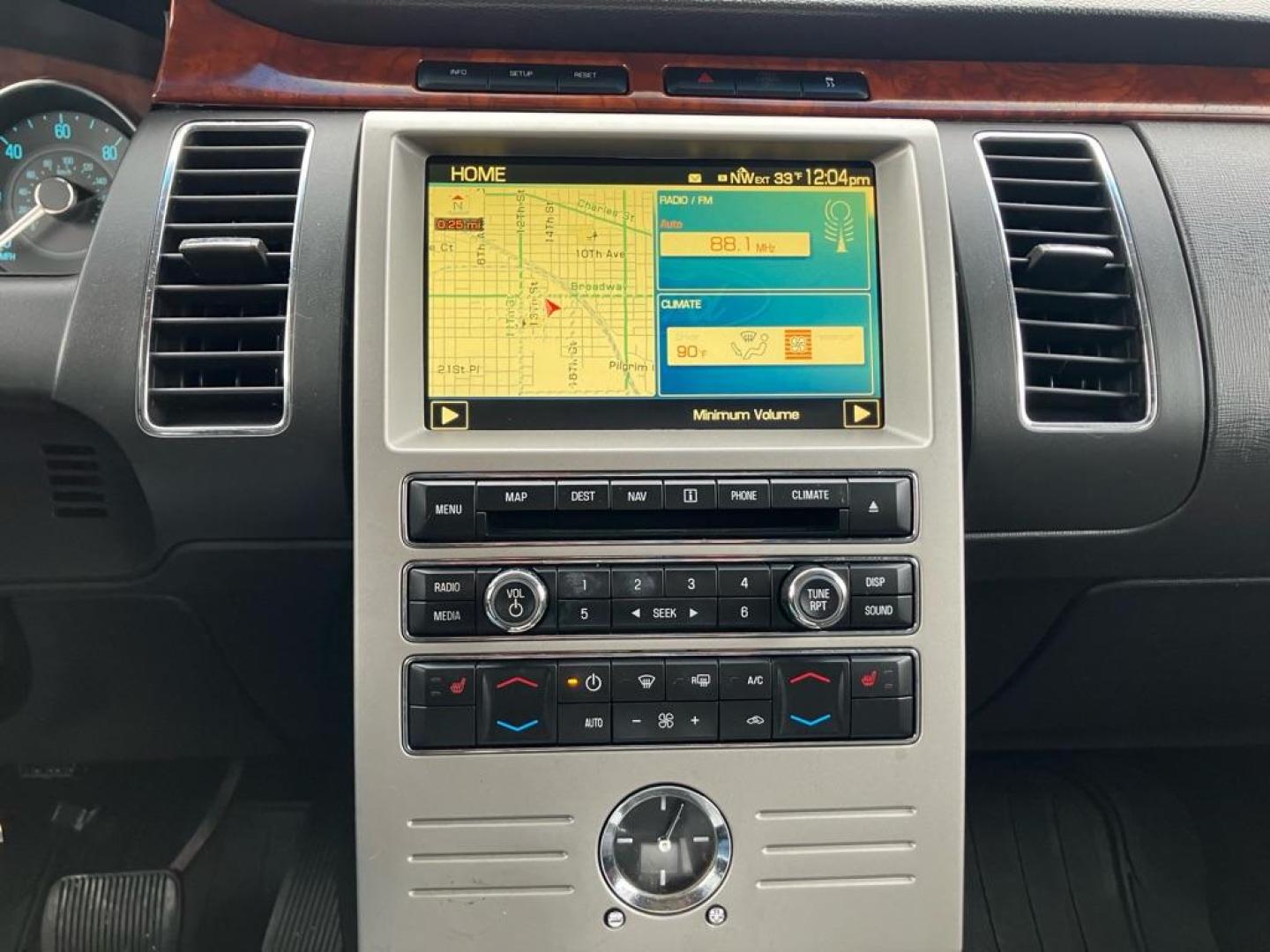 2009 SILVER FORD FLEX LIMITED (2FMEK63C99B) with an 3.5L engine, Automatic transmission, located at 1708 Broadway, Rockford, IL, 61104, (815) 397-5010, 42.252522, -89.069359 - Photo#9