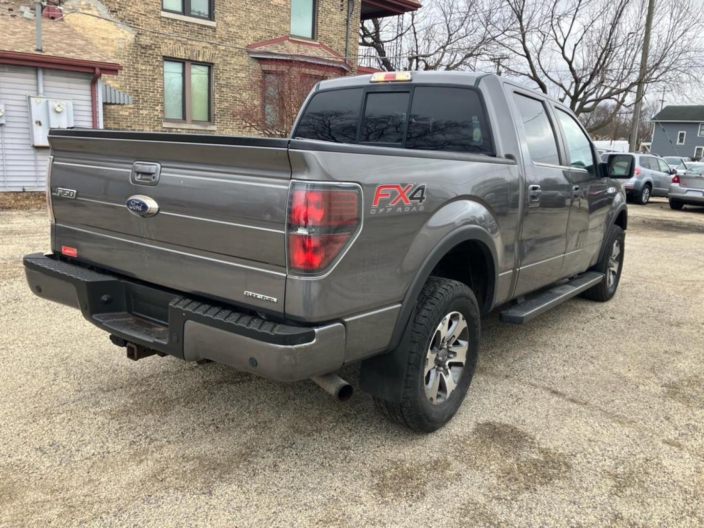 2014 GRAY FORD F150 SUPERCREW (1FTFW1EF0EF) with an 5.0L engine, Automatic transmission, located at 1708 Broadway, Rockford, IL, 61104, (815) 397-5010, 42.252522, -89.069359 - Photo#2