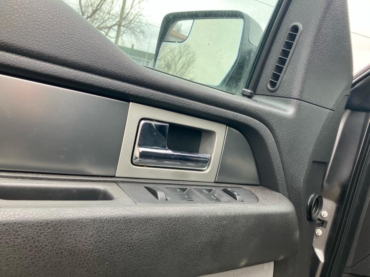 2014 GRAY FORD F150 SUPERCREW (1FTFW1EF0EF) with an 5.0L engine, Automatic transmission, located at 1708 Broadway, Rockford, IL, 61104, (815) 397-5010, 42.252522, -89.069359 - Photo#6